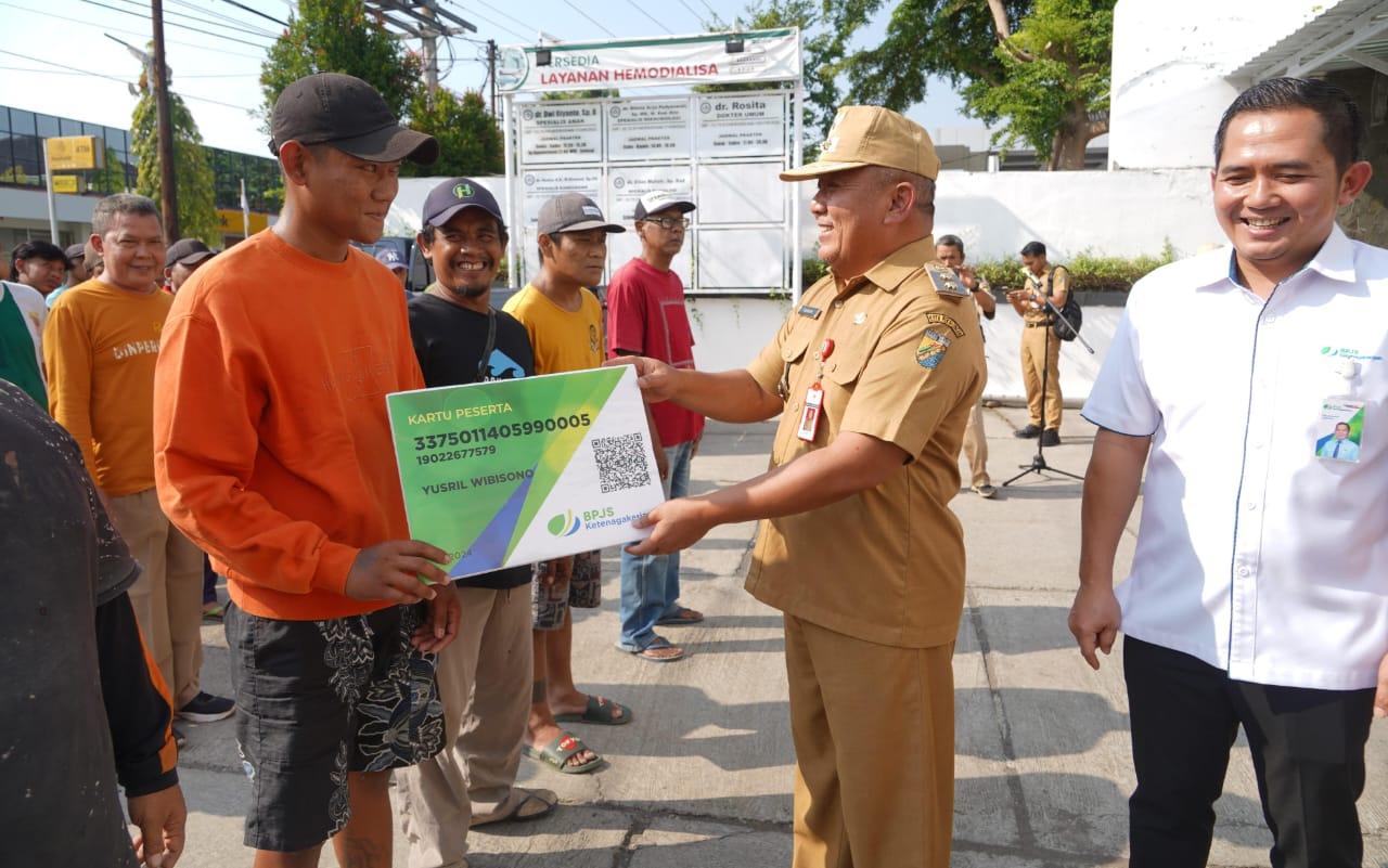 Peserta Padat Karya Dilindungi Program Jamsostek